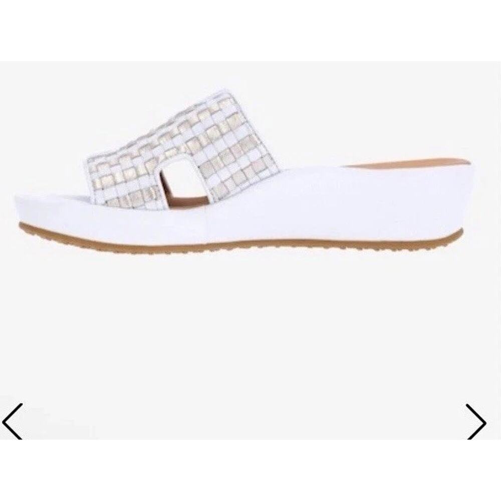 L'amour des pieds Cusaro Sandal White Women's Sz 9 $220 MSRP